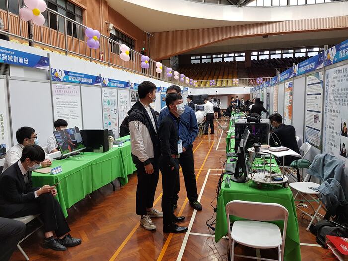 109學年度資訊學院專題實務成果競賽(另開新視窗/jpg檔)圖片